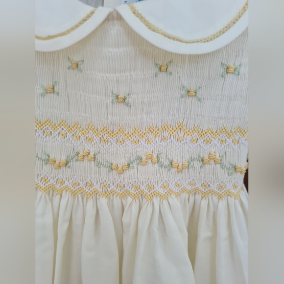 FELMAN BROTHERS gorgeous vintage smocked dress in the palest yellow 18 months - Picture 3 of 7